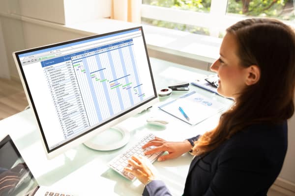Kapazitätsplanung Software für realistische Auslastung von Maschinen und Mitarbeitern